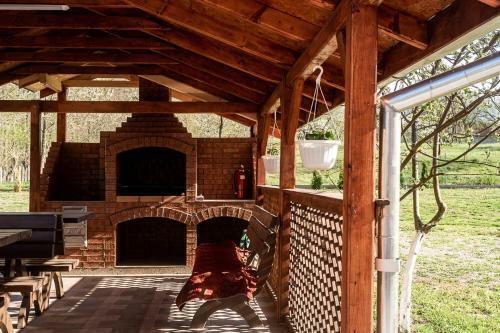 Bed & Breakfast Pensiunea Dan-ge-la