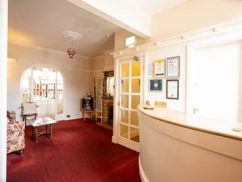 Cliffemount Hotel