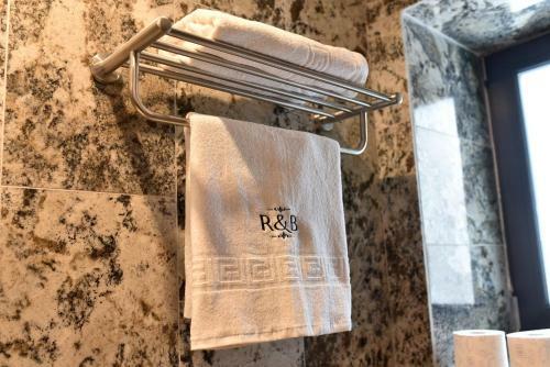 R&b Apartments
