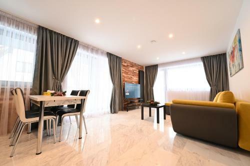 R&b Apartments