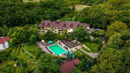 Hotel Pension Casa Cu Tei