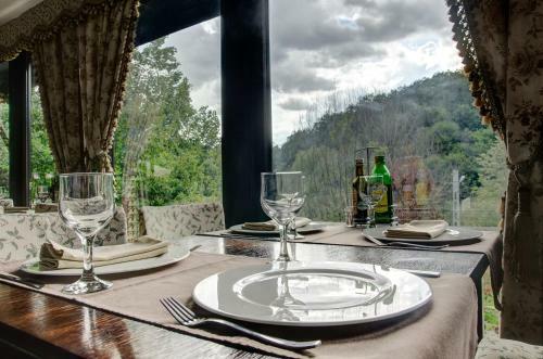Hostal Pensiune-restaurant Tara Luanei