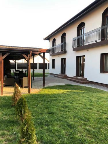 Hostal Holiday Luxury Villa With Private Garden