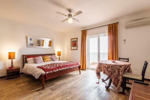 Hostal Holiday Lagos