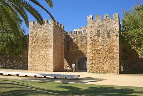 C�ndido Reis Apartments