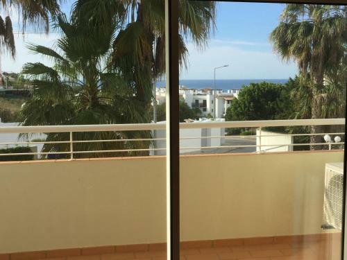 Spacious Apartment - Porto De M�s Beach
