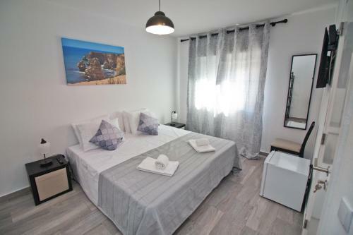 Hostal New Village Guest House