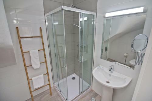 Hostal New Village Guest House