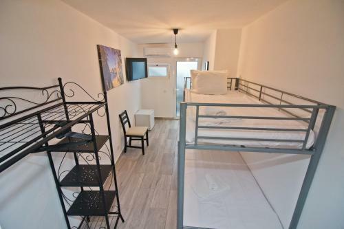 Hostal New Village Guest House