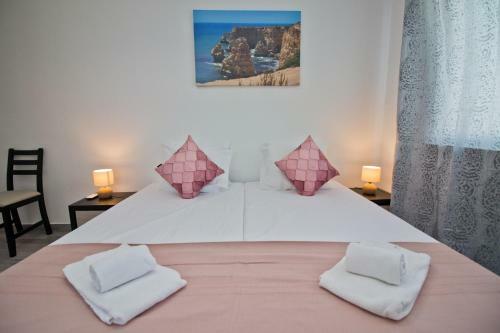 Hostal New Village Guest House