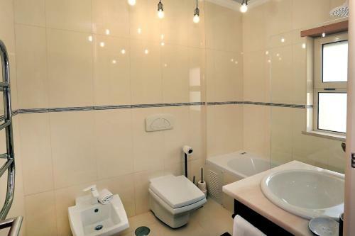 Henri's Apartments - P�tio Do Convento