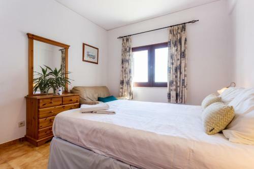 Tom's Central Apartment With Rooftop Terrace & Spacious Pool
