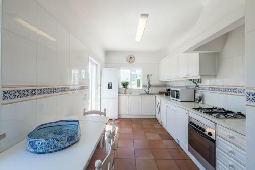 Quinta Da Caldeira - Villa Com Piscina A 5 Minutos A P� Da Praia