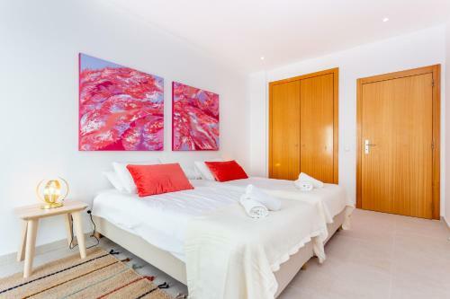 Art-inspired Modern Apartment