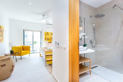 Art-inspired Modern Apartment