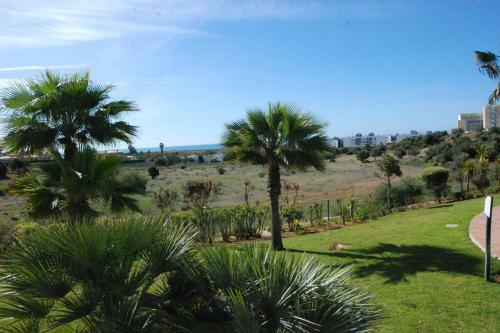Great 2 Bedroom Apartment With Communal Pool