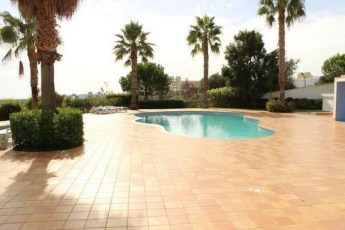 Great 2 Bedroom Apartment With Communal Pool