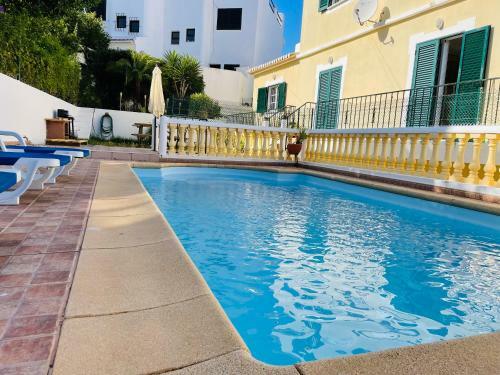 Hostal Travellers Guesthouse