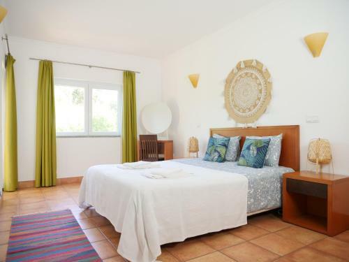 Spacious Apartment Near Porto de Mos Beach, Lagos.