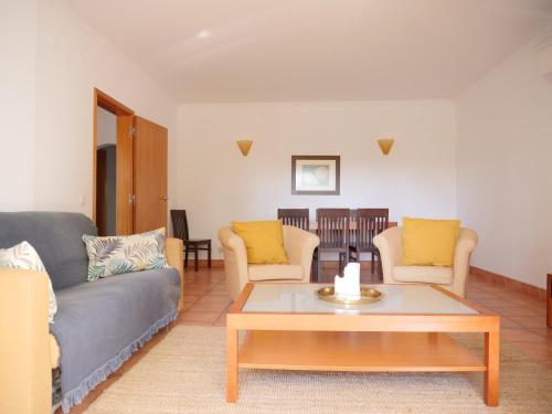 Spacious Apartment Near Porto de Mos Beach, Lagos.
