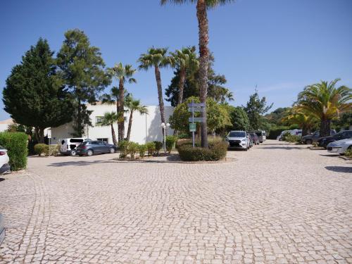 Spacious Apartment Near Porto de Mos Beach, Lagos.