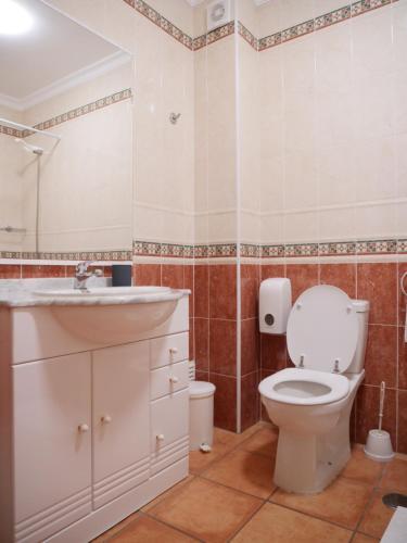 Spacious Apartment Near Porto de Mos Beach, Lagos.