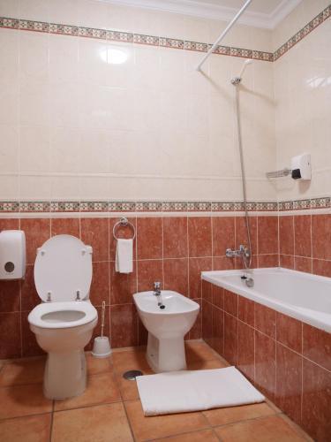 Spacious Apartment Near Porto de Mos Beach, Lagos.