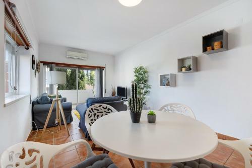 Henris Apartment