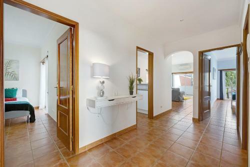 Henris Apartment