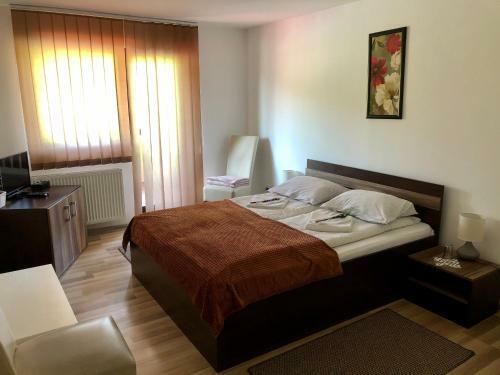 Bed & Breakfast Aranykakas �tterem �s Panzi�