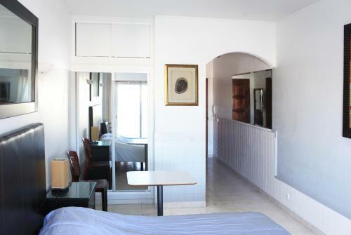 Lagos Marina View Studio Apartment On Main Avenue