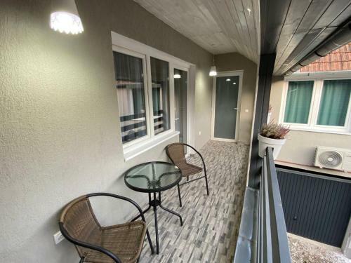 Hostal B&B Home