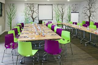Hotel Quality Rueil La Defense(.)
