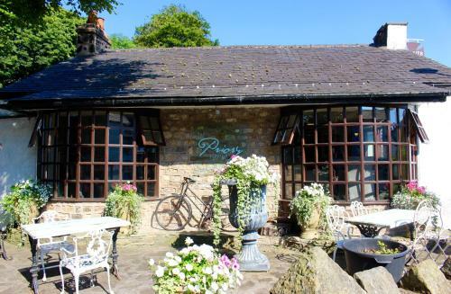 Posada The Priory Inn
