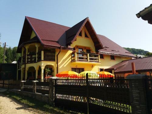 Hostal Karisma Kriss