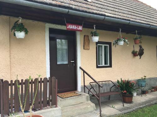 Apartamento Mama-lak �s Ist�l-lak (Cs�ksomly�)