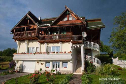 Hostal Pensiunea Amethyst