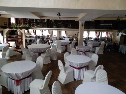 Hostal Pensiune Restaurant Br�ndu?a