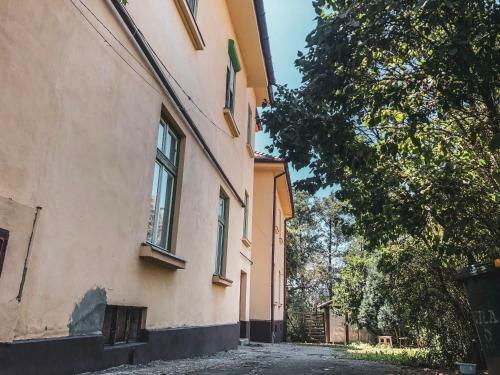 English Apartment?spacious Rooms?complete Kitchen