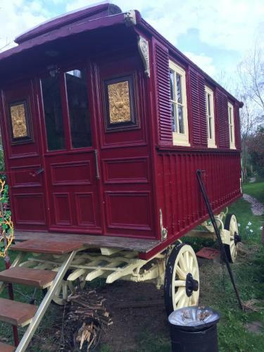 Wriggles Brook Gypsy Wagons