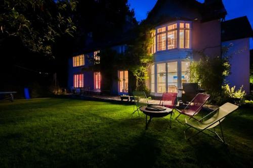 Brecon Beacons Old Vicarage, Stunning Garden & Views