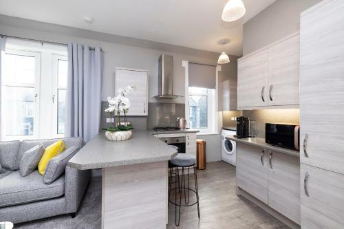 Stylish George Street Apartment