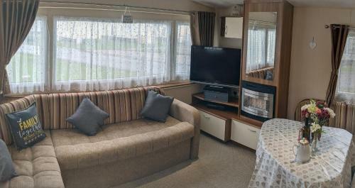 Nigella - West Sands Holiday Park - 2 Bedroom & Pet Friendly