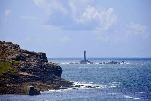 Basking Shark, Studio Cottage With Superb Sea Views By Beach