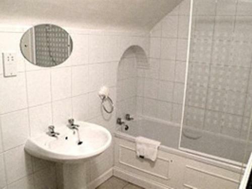 Hostal Mather House Retreat