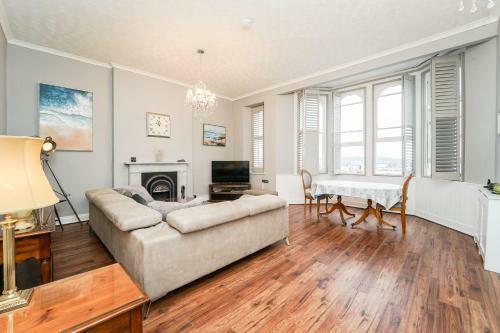 Charming 2-bed Apartment In Weston-super-mare