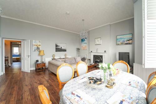 Charming 2-bed Apartment In Weston-super-mare