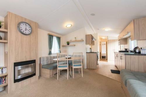 Edinburgh - Seton Sands-salsa Caravan-pet Friendly