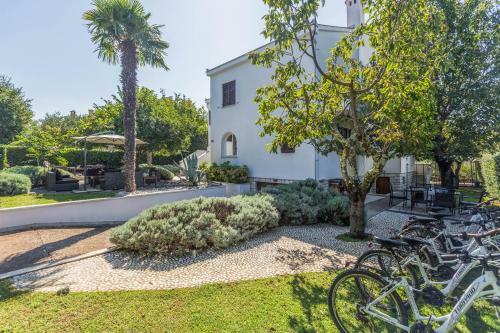 Hostal Apartments And Rooms Villa Bori