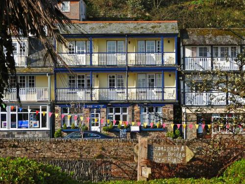 Hostal Riverside Cottage